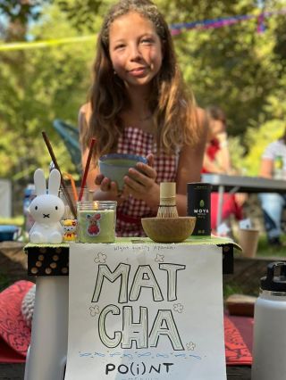 💚 Hlubočepy plné vůní, smíchu a matchy 🍵 🌿 Akce Zažít město jinak proměnila naši malou „vesničku“ v jednu velkou...